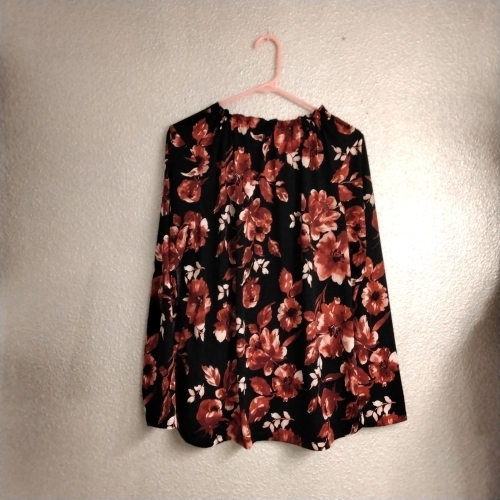 Croft & Barrow Women's Ruffled Collar & Keyhole Closure Tunic Size L - Picture 2 of 3
